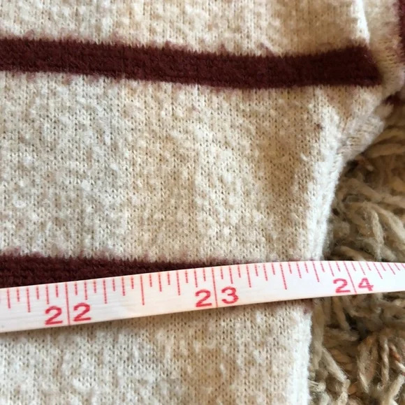 Maurices sweatshirt size XL gently used - Picture 5 of 5